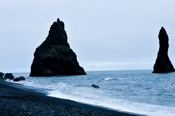 Quels sont les meilleurs itinéraires pour une découverte des plages de sable noir en Islande?